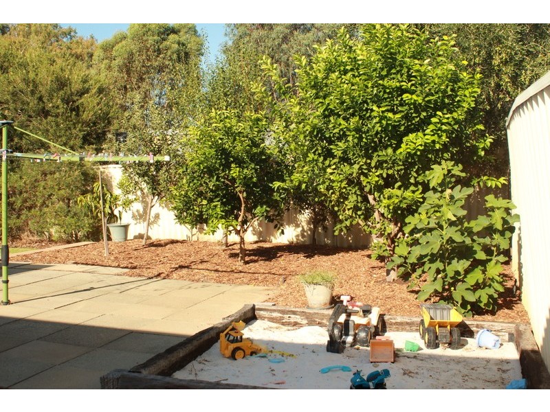 4 Weld Road, Swan View WA 6056