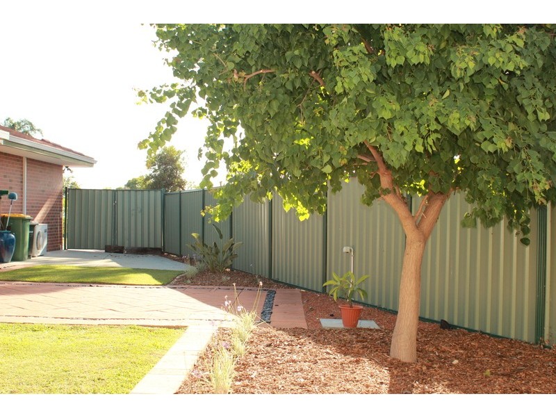 4 Weld Road, Swan View WA 6056