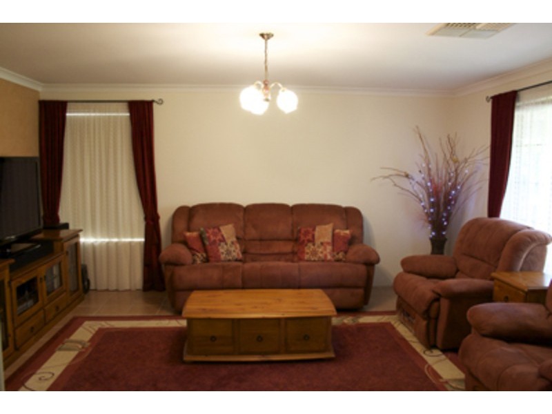 13 COOLA PLACE, High Wycombe WA 6057