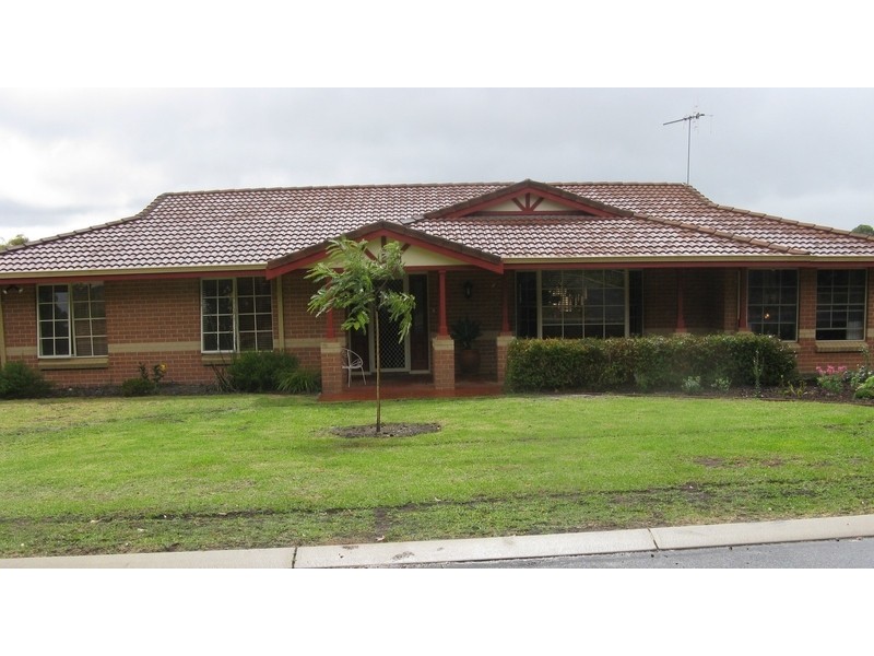 74 Minor Road, Orana WA 6330