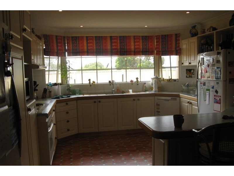 74 Minor Road, Orana WA 6330