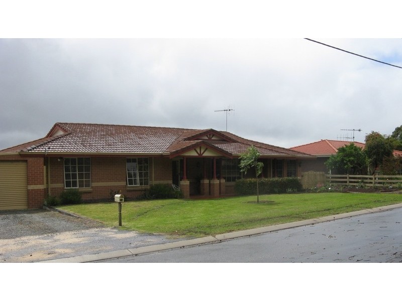 74 Minor Road, Orana WA 6330