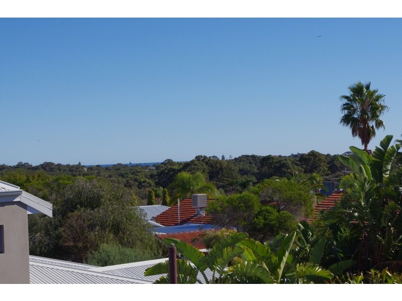 24 Wheeler Road, Karrinyup WA 6018