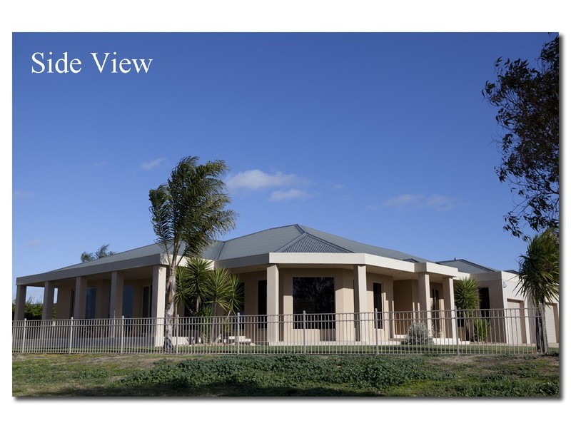 15 Tandou Ct, Kialla VIC 3631