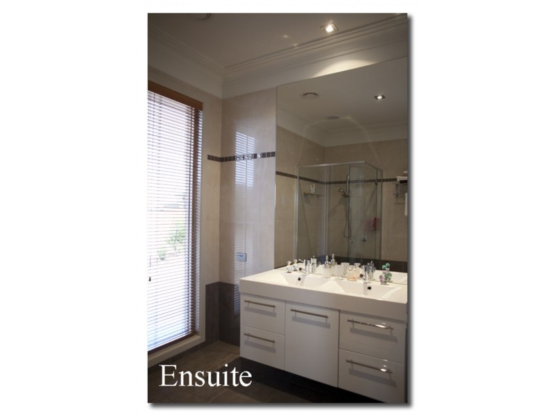 15 Tandou Ct, Kialla VIC 3631