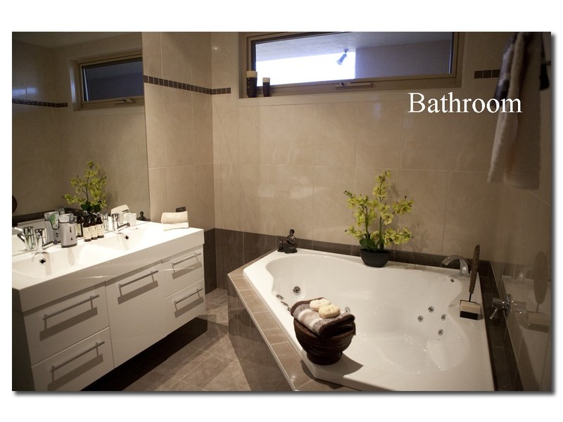 15 Tandou Ct, Kialla VIC 3631