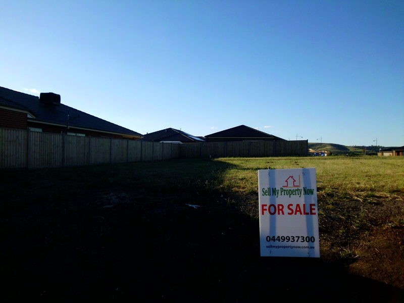 Lot 1437  Belleview Cres, Beveridge VIC 3753
