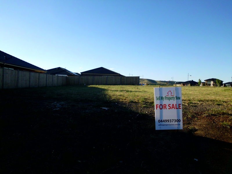 Lot 1437  Belleview Cres, Beveridge VIC 3753