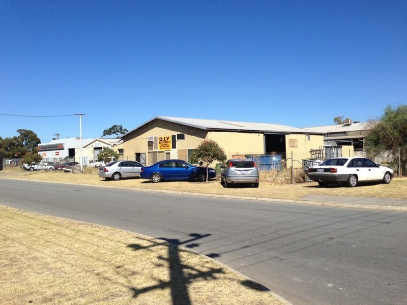 46  Owen Road, Kelmscott WA 6111