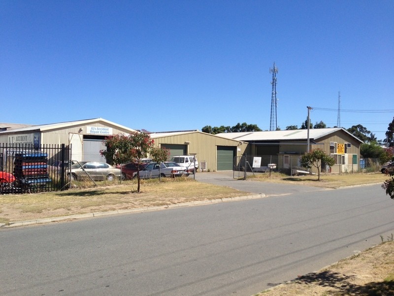 46  Owen Road, Kelmscott WA 6111