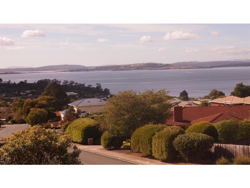 1 Edison Avenue, Blackmans Bay TAS 7052