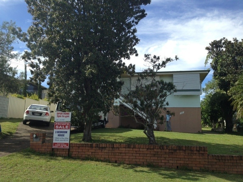 12 Bonneville Street, Holland Park West QLD 4121