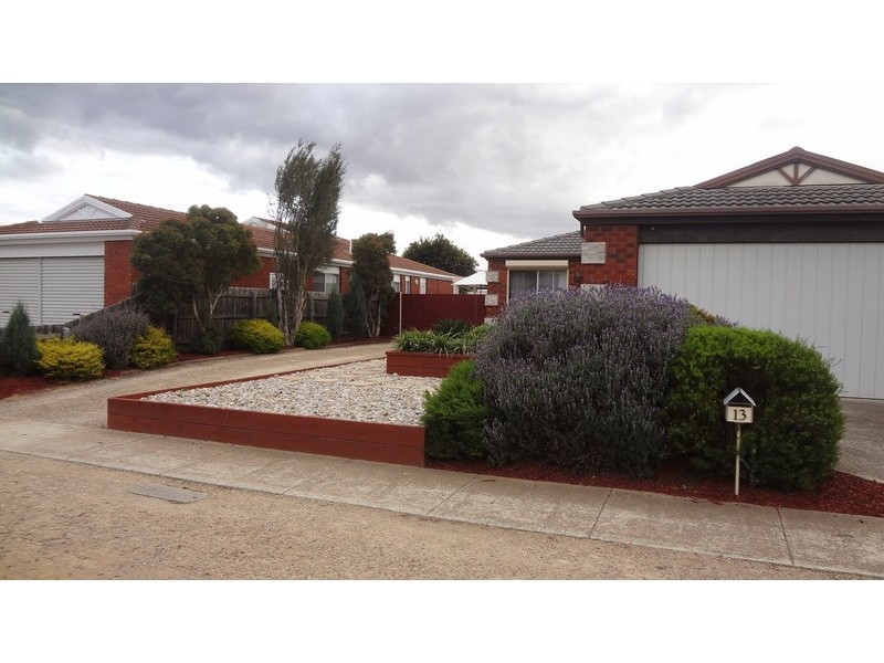 13 Racecourse Road, Werribee VIC 3030