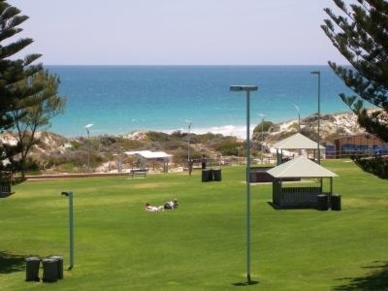 10 Marjorie Street, Mullaloo WA 6027