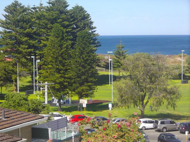 10 Marjorie Street, Mullaloo WA 6027