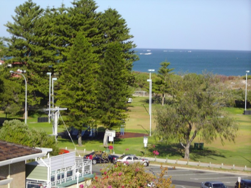 10 Marjorie Street, Mullaloo WA 6027