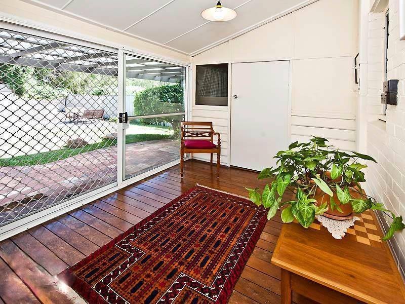 15 Cunningham Tce, Daglish WA 6008