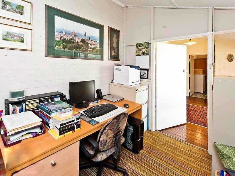 15 Cunningham Tce, Daglish WA 6008