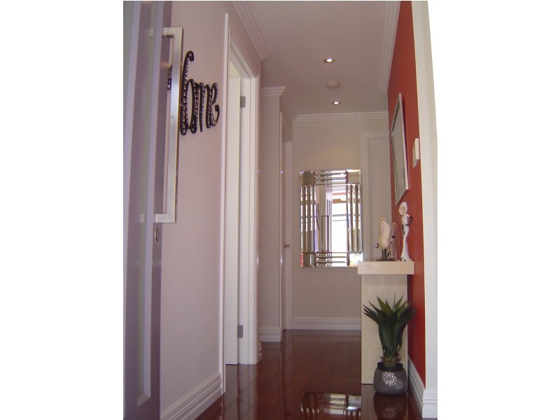 35 Poole Ave, Woodville South SA 5011