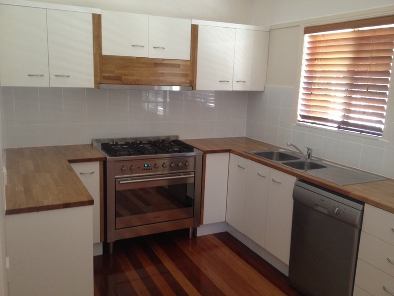 10 HIGH STREET, Brighton QLD 4017