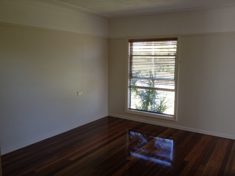 10 HIGH STREET, Brighton QLD 4017