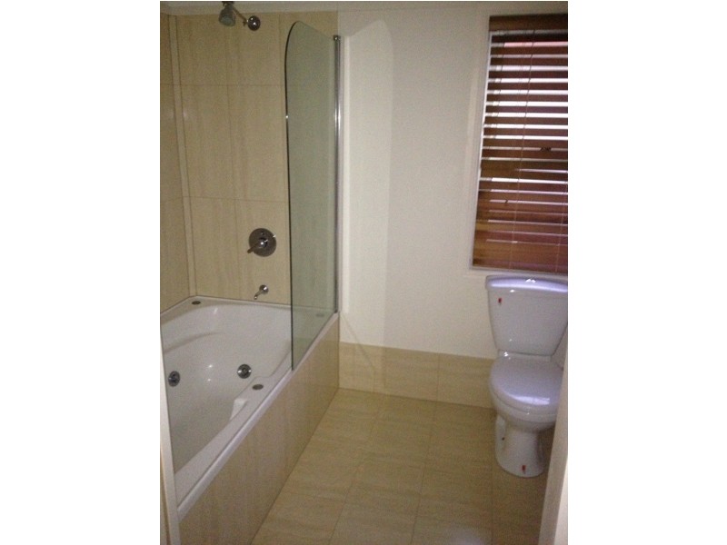 10 HIGH STREET, Brighton QLD 4017