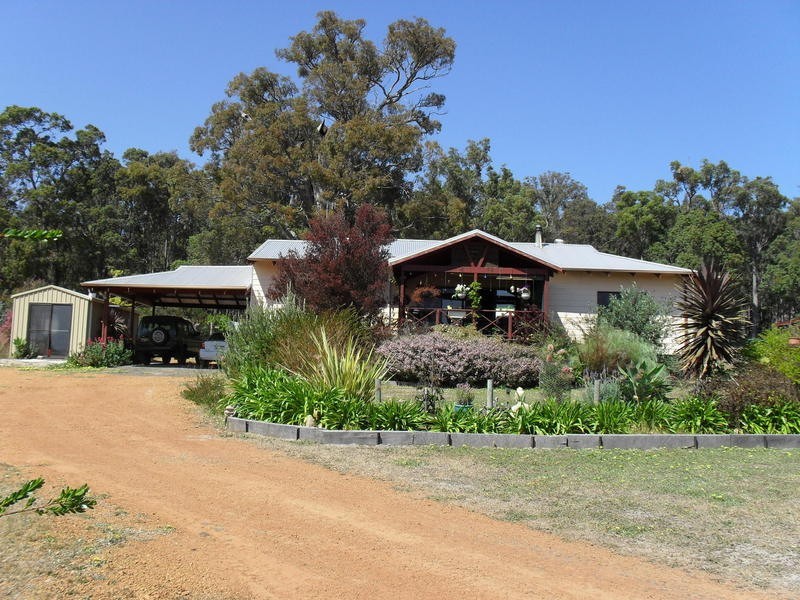 13 Cockatoo Drive, Nannup WA 6275