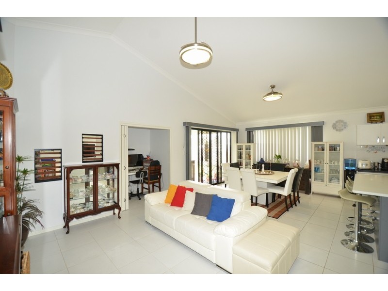 22 HILLOCK CRESCENT, Bushland Beach QLD 4818