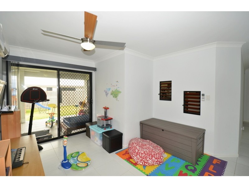 22 HILLOCK CRESCENT, Bushland Beach QLD 4818