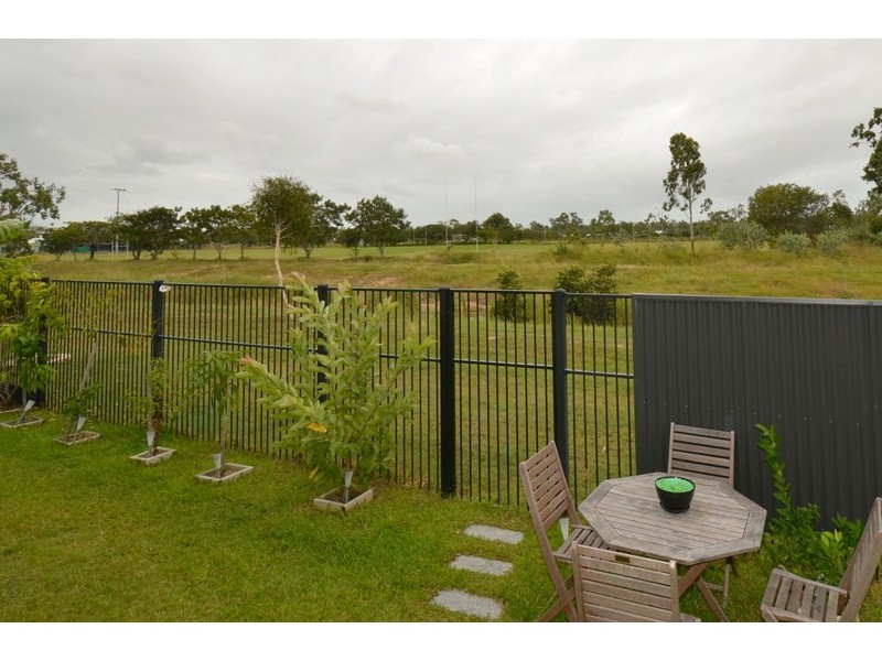 22 HILLOCK CRESCENT, Bushland Beach QLD 4818