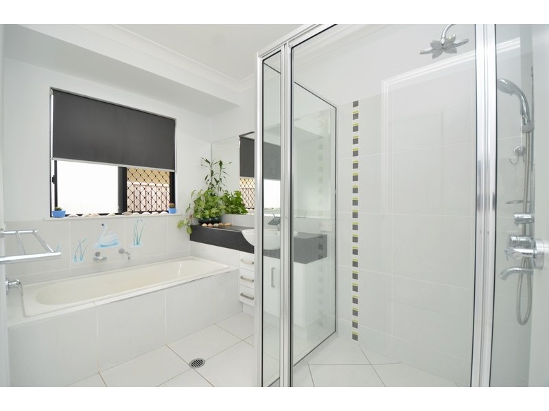 22 HILLOCK CRESCENT, Bushland Beach QLD 4818