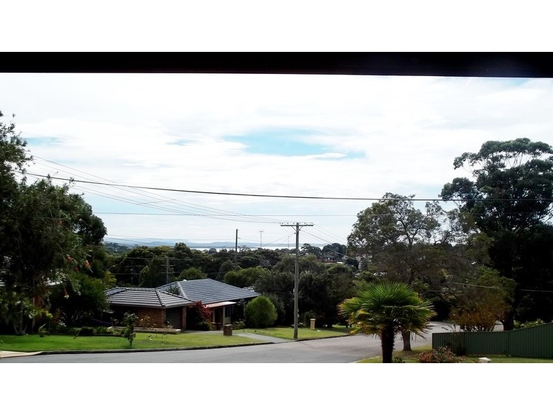 8 Newhaven Place, Bateau Bay NSW 2261