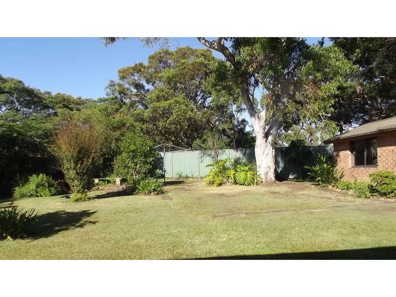 8 Newhaven Place, Bateau Bay NSW 2261