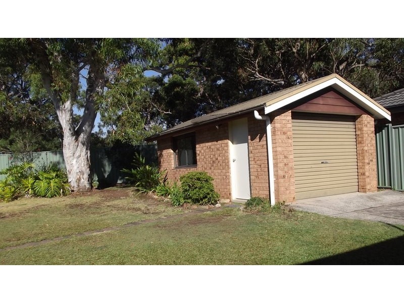 8 Newhaven Place, Bateau Bay NSW 2261