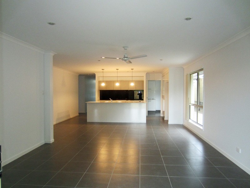 7 Mountain View Parade, Upper Coomera QLD 4209