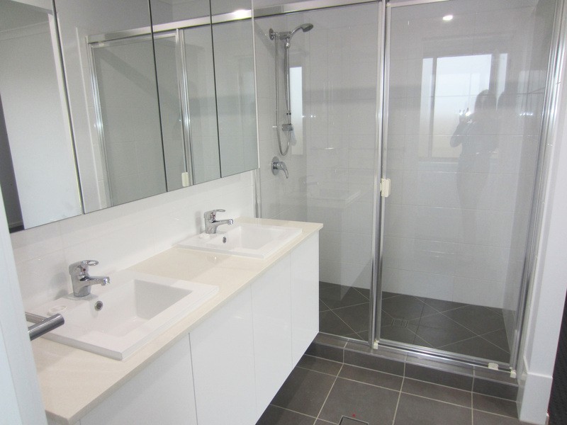 7 Mountain View Parade, Upper Coomera QLD 4209