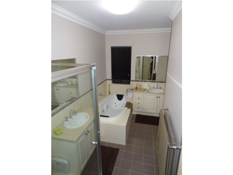 8 Casablanca Avenue, Southern River WA 6110