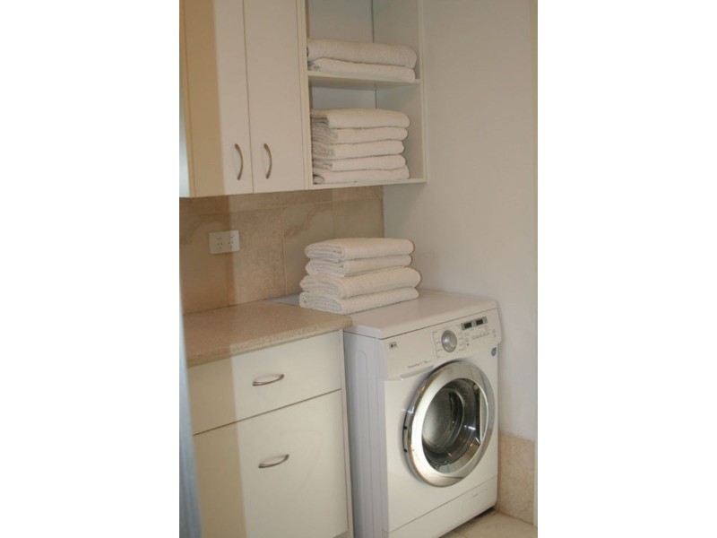 9 Musgrave Ave, Southport QLD 4215