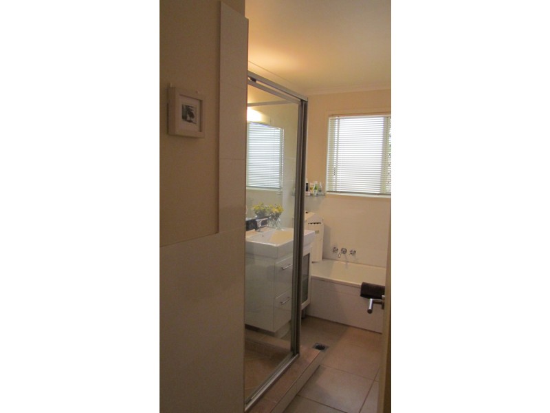 30  Yarrayne Road, Nerang QLD 4211