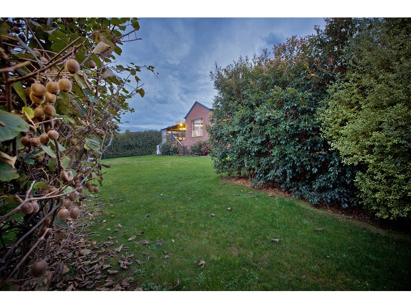 27 Robin Hood Way, Drouin VIC 3818