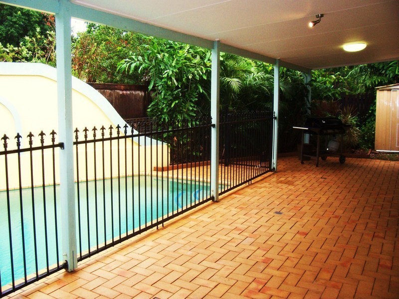 10 Staten, Mount Sheridan QLD 4868