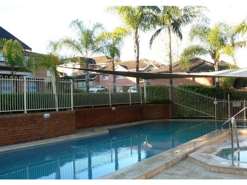 105/40 Strathalbyn Drive, Oatlands NSW 2117