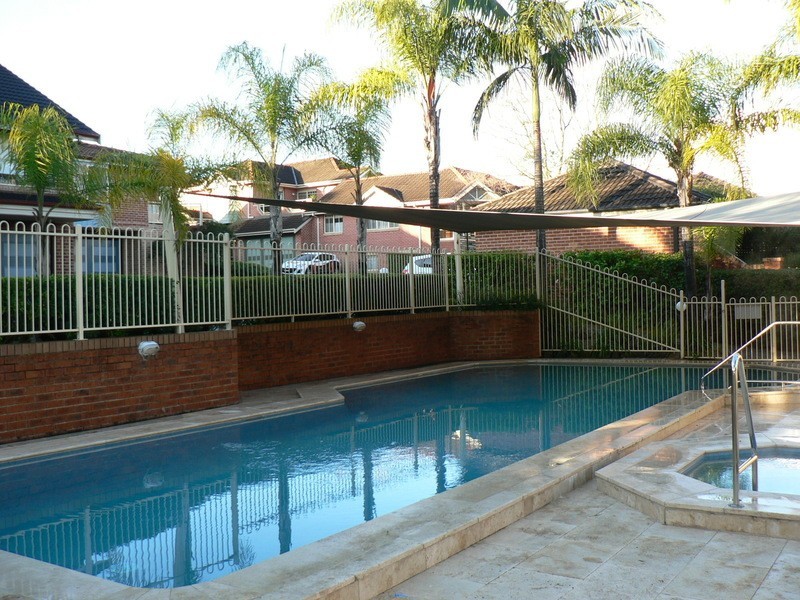 105/40 Strathalbyn Drive, Oatlands NSW 2117