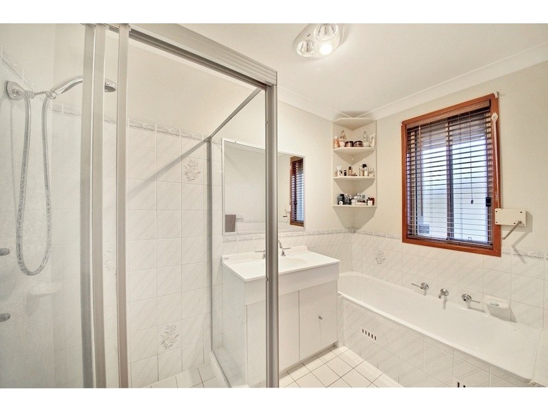 17 Catchpole Street, St Helens Park NSW 2560