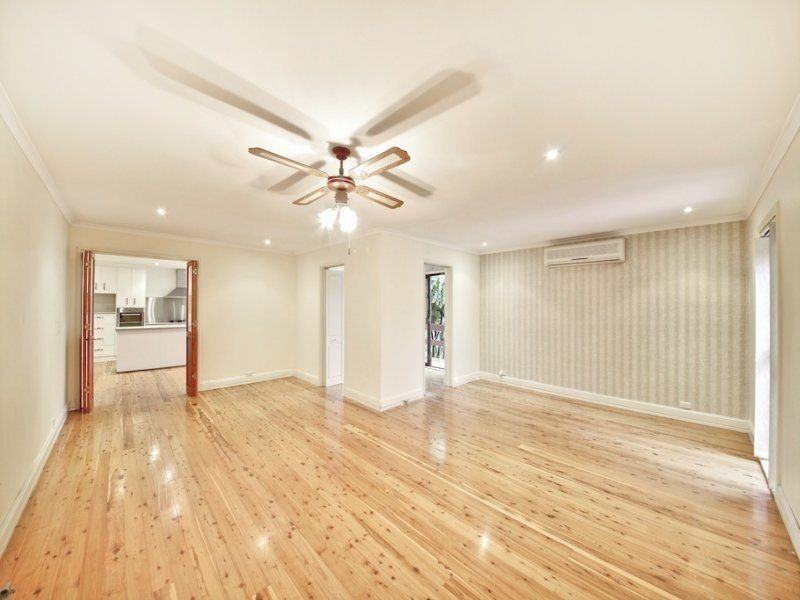 28 Crookston Drv, Camden South NSW 2570