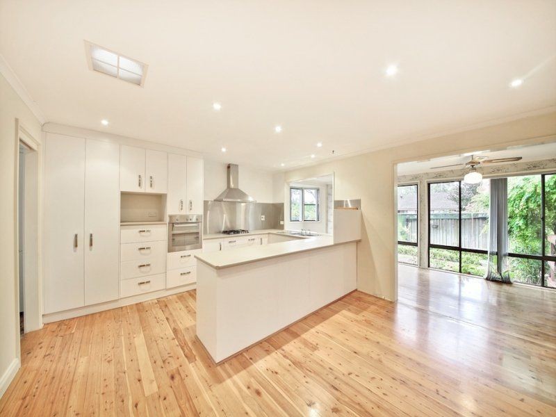 28 Crookston Drv, Camden South NSW 2570