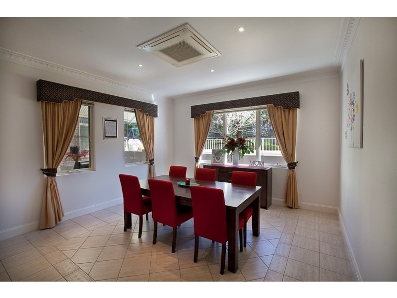 13 Camelot Close, Kirkham NSW 2570