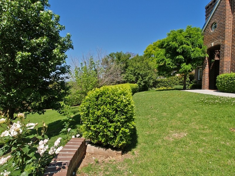 13 Camelot Close, Kirkham NSW 2570
