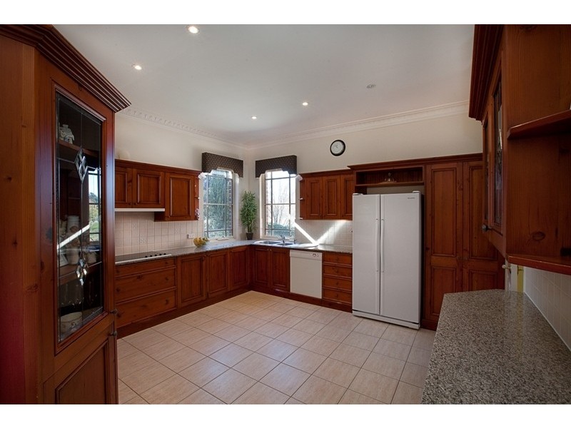 13 Camelot Close, Kirkham NSW 2570