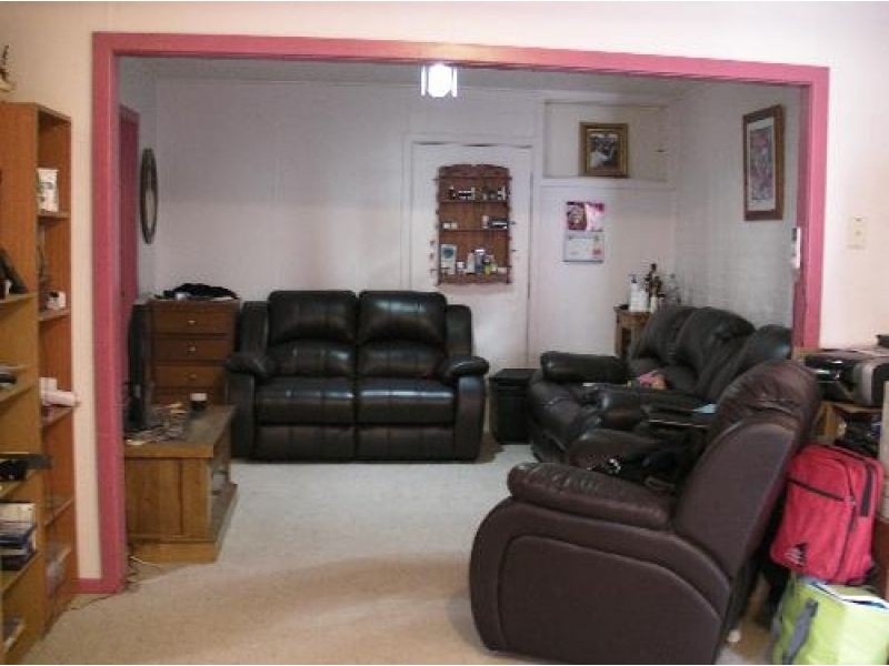 19 Coach Street, Wallabadah NSW 2343